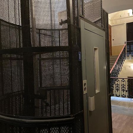 La Finestra Sul Corso Apartment Napoli Ngoại thất bức ảnh